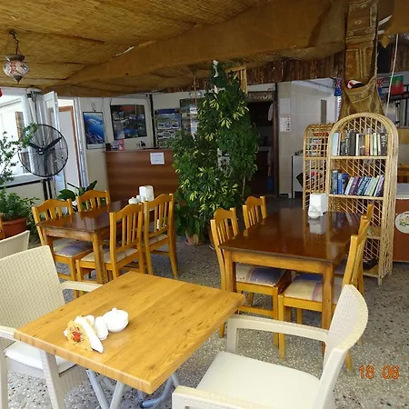 住宿加早餐酒店 Meltem 4*